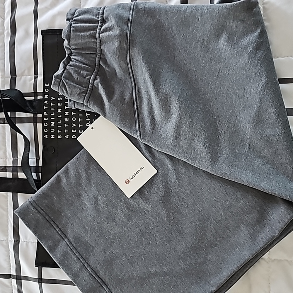 * NWT Lululemon Hello Sunday Crop Heathered Steam Blue Modal French Terry Size 4